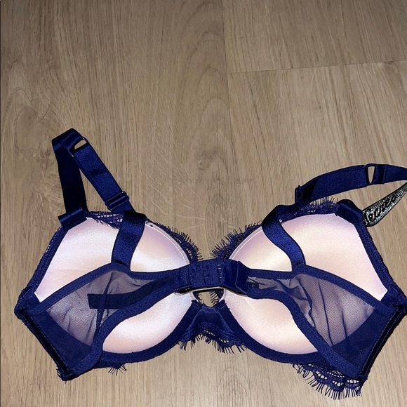 Victoria's Secret Deep Blue Lace Bra - Picture 2 of 3